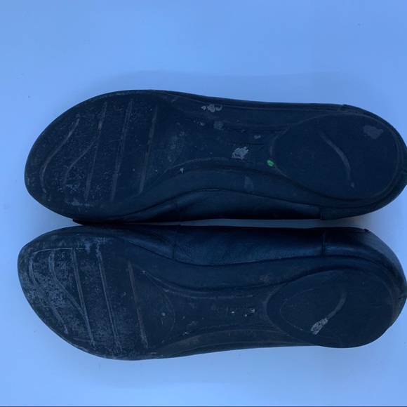Clarks flats - Picture 2 of 3